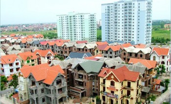 Nghịch lý thị trường bất động sản