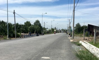 Giá đất nền, nhà phố liền kề tăng liền suốt 12 tháng